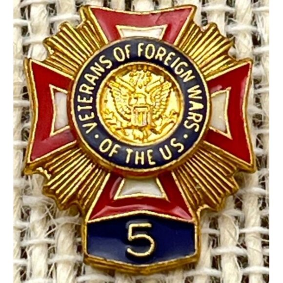 VFW Pin Veterans of Foreign Wars 5 Year USA Member Award Emblem Lapel Hat - Picture 6 of 6